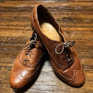Clark’s oxford size 9